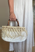 Handmade Raffia Bag – Weiß/Beige mit Zippverschluss & Fransen