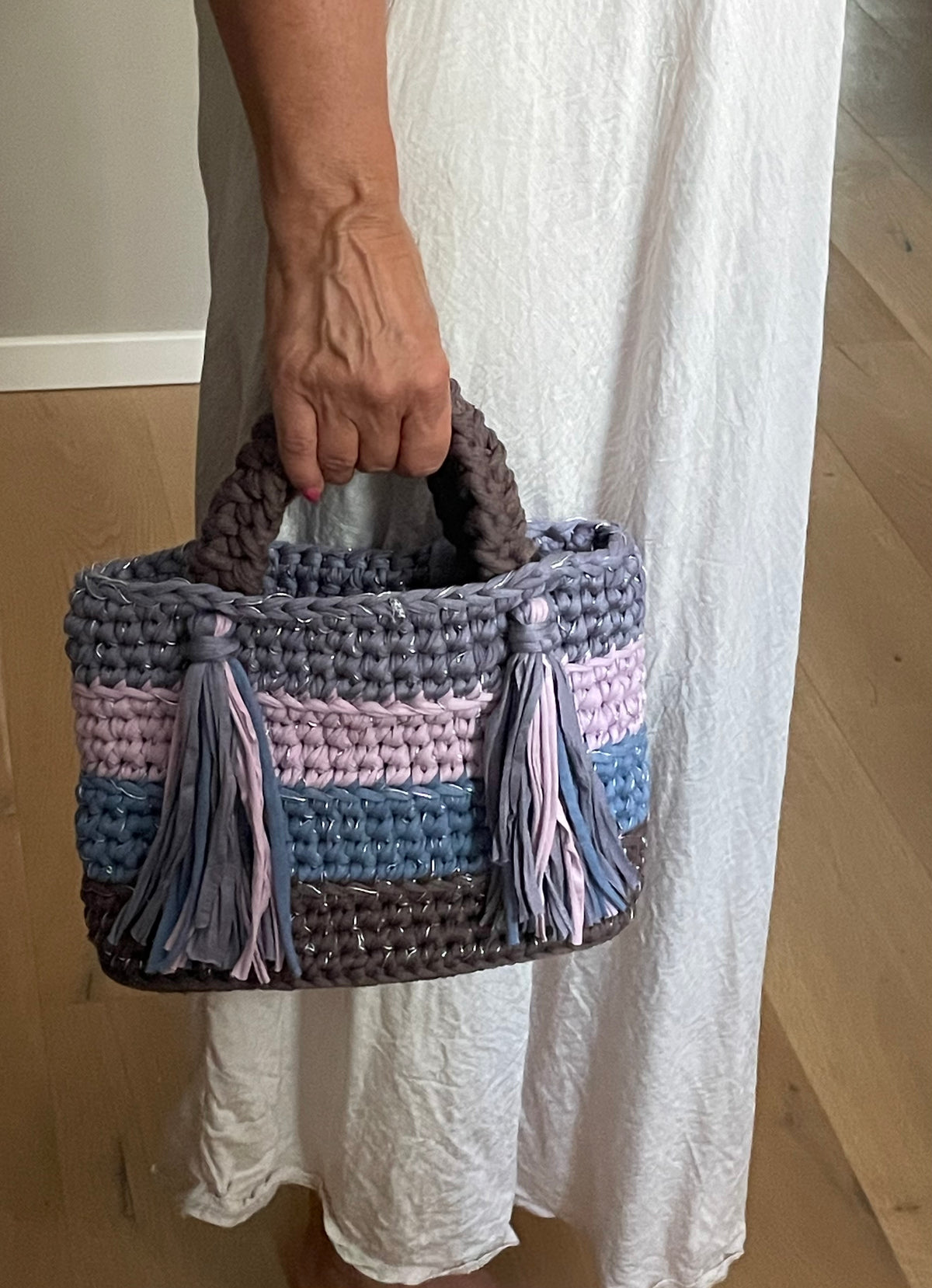 Handmade Bag – Stoffgarn Braun/Jeansblau/Rosa/Taupe mit Fransen