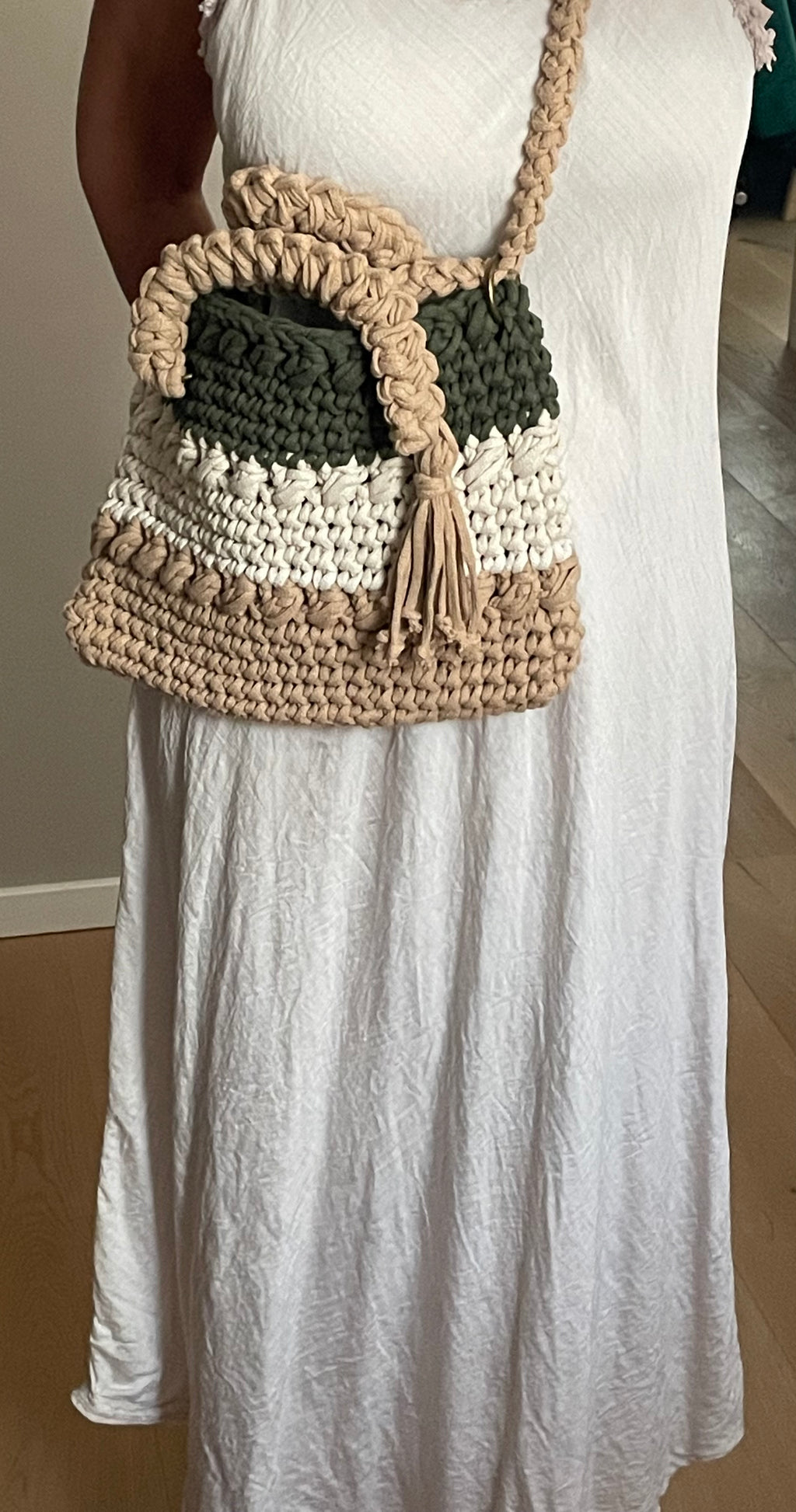 Handmade Bag – Cotton Garn Caramel/Beige/Olive mit Crossbody-Träger