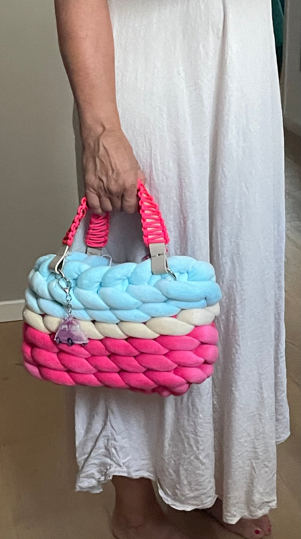 Handmade Bag – Grobstrick Velour Pink/Ecru/Eisblau