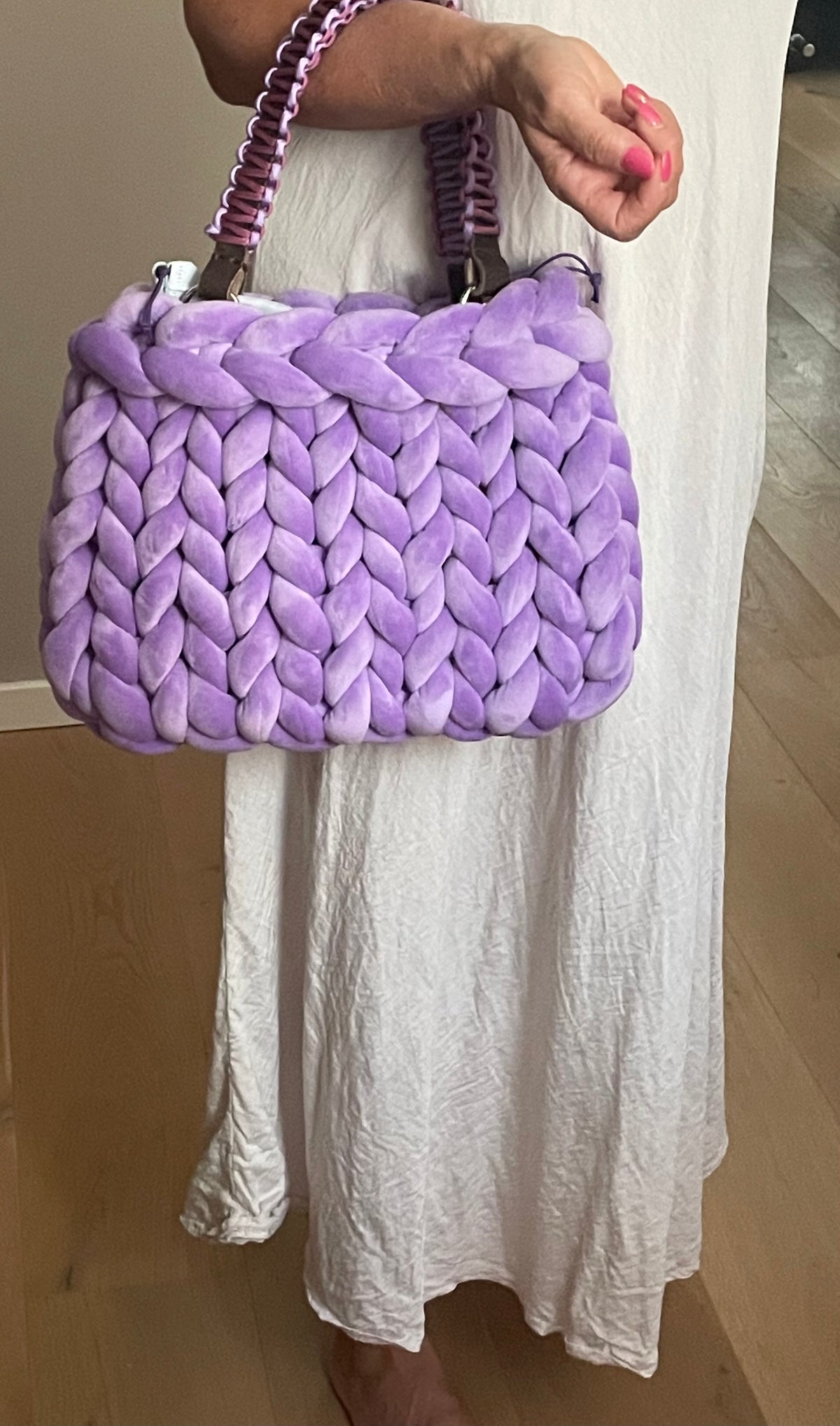 Handmade Bag – Grobstrick Velour Lavendel mit Ledergriff