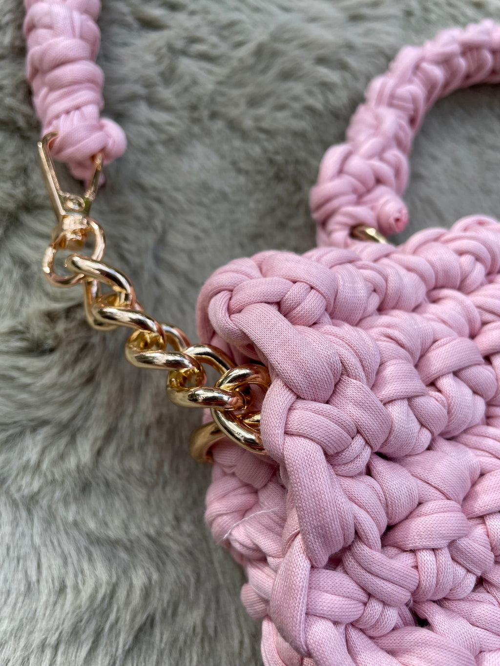 Stoffgarn-Bag Rosa mit goldfarbenen Details